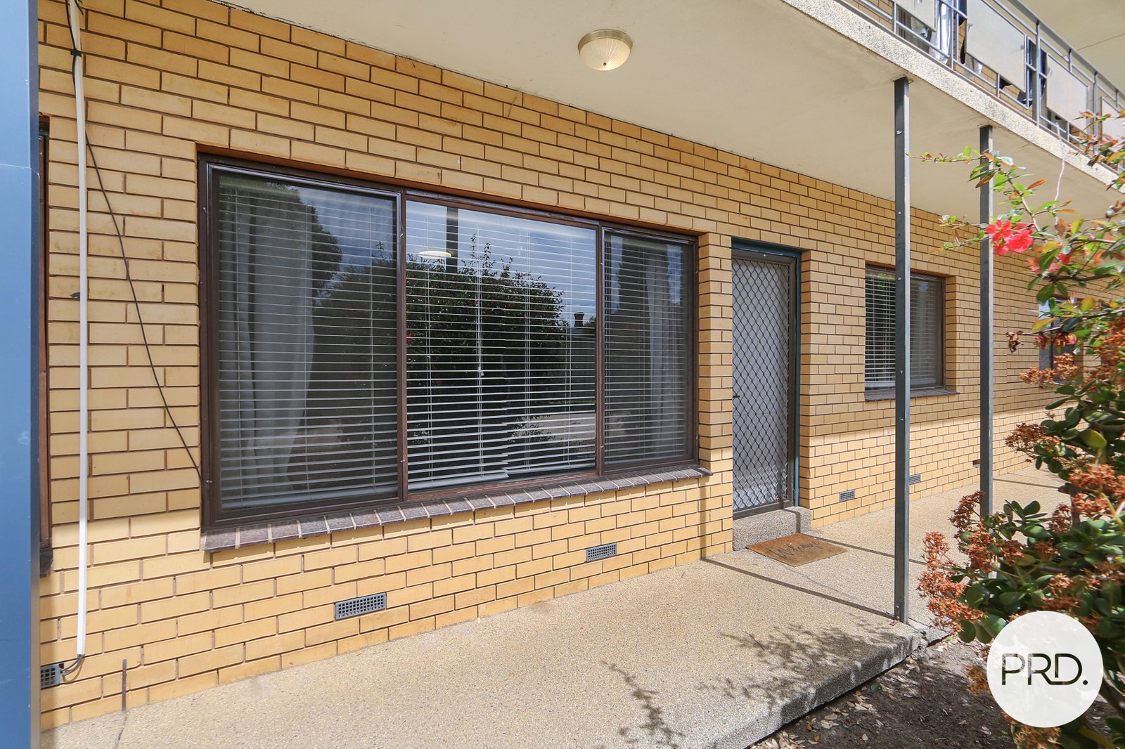 2/519 Schubach Street EAST ALBURY 8