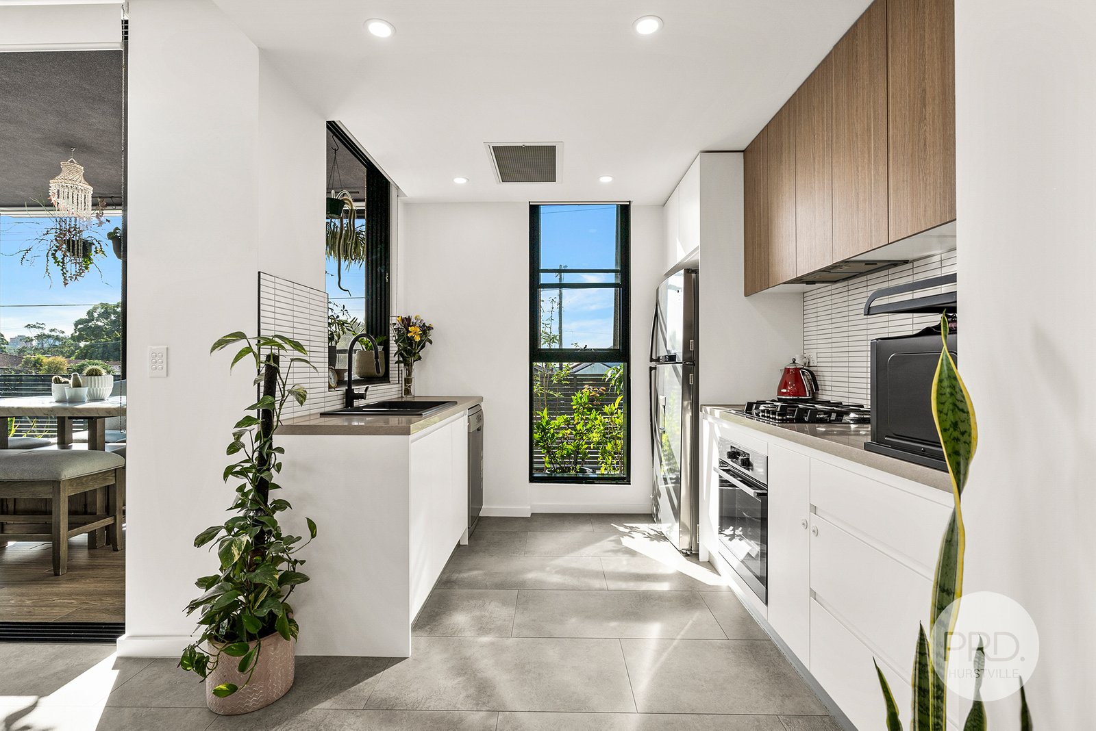 2/51A Tavistock Road SOUTH HURSTVILLE 3