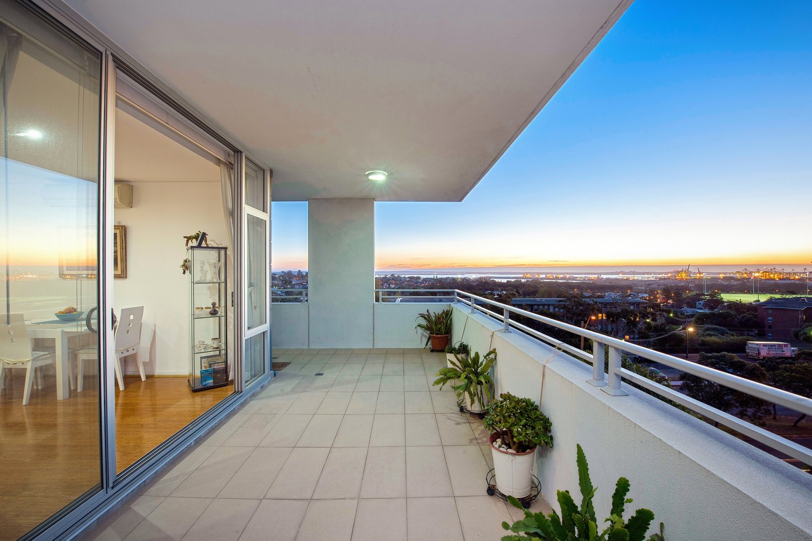 25/2-4 Gubbuteh Ave  LITTLE BAY 1