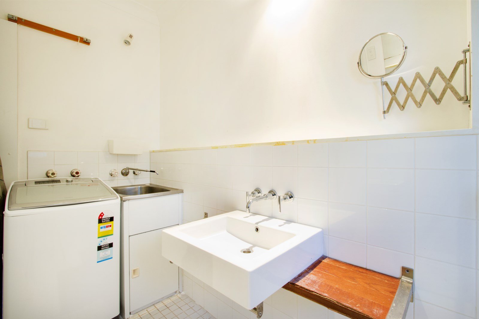 25/2 Eshelby Drive CANNONVALE 9