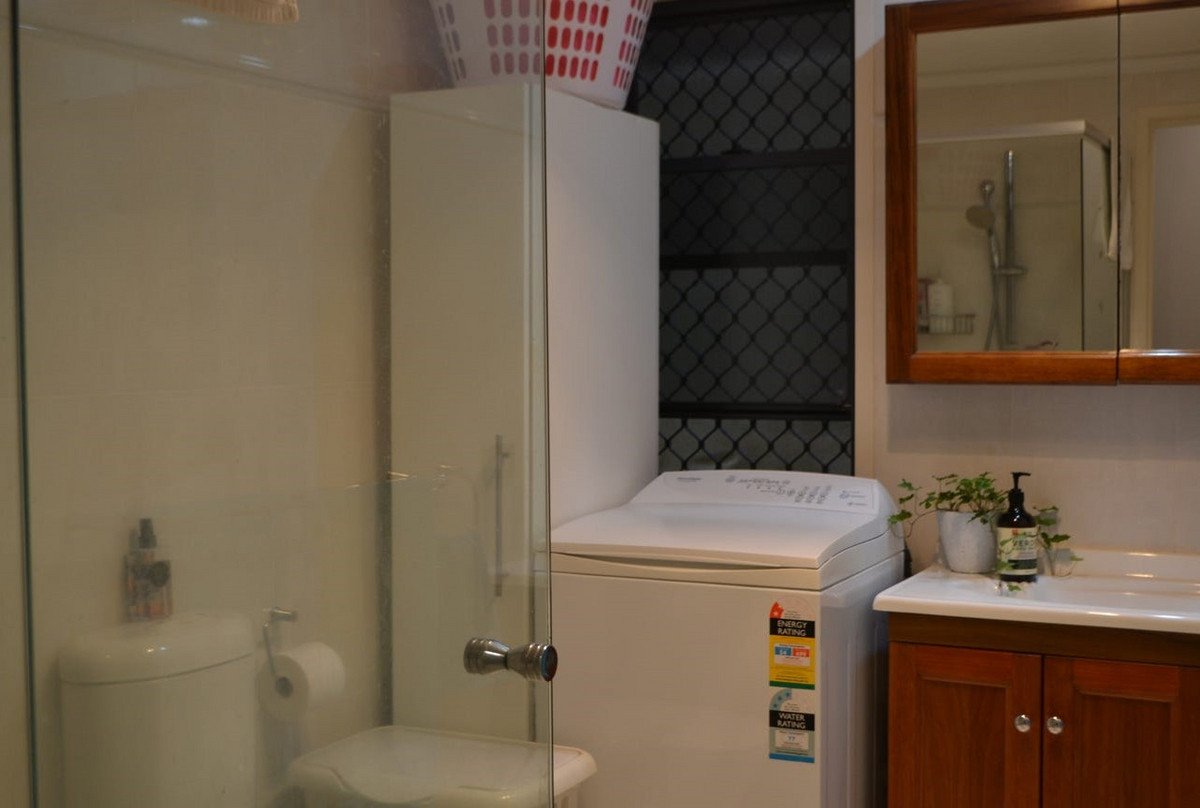 2/52 Ewart Street Burleigh Heads 4