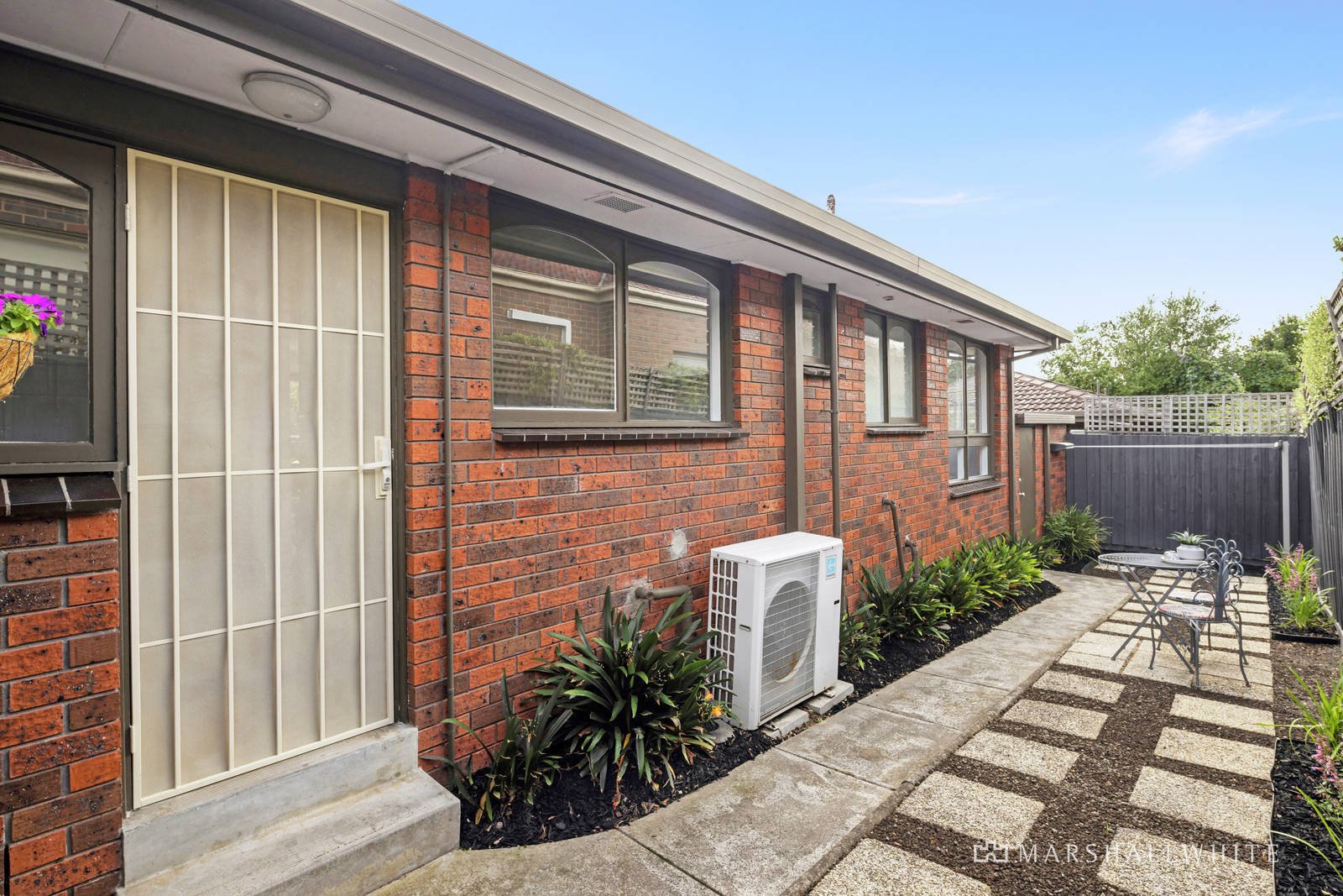 2/52 Hartwood Street, Kew East, VIC