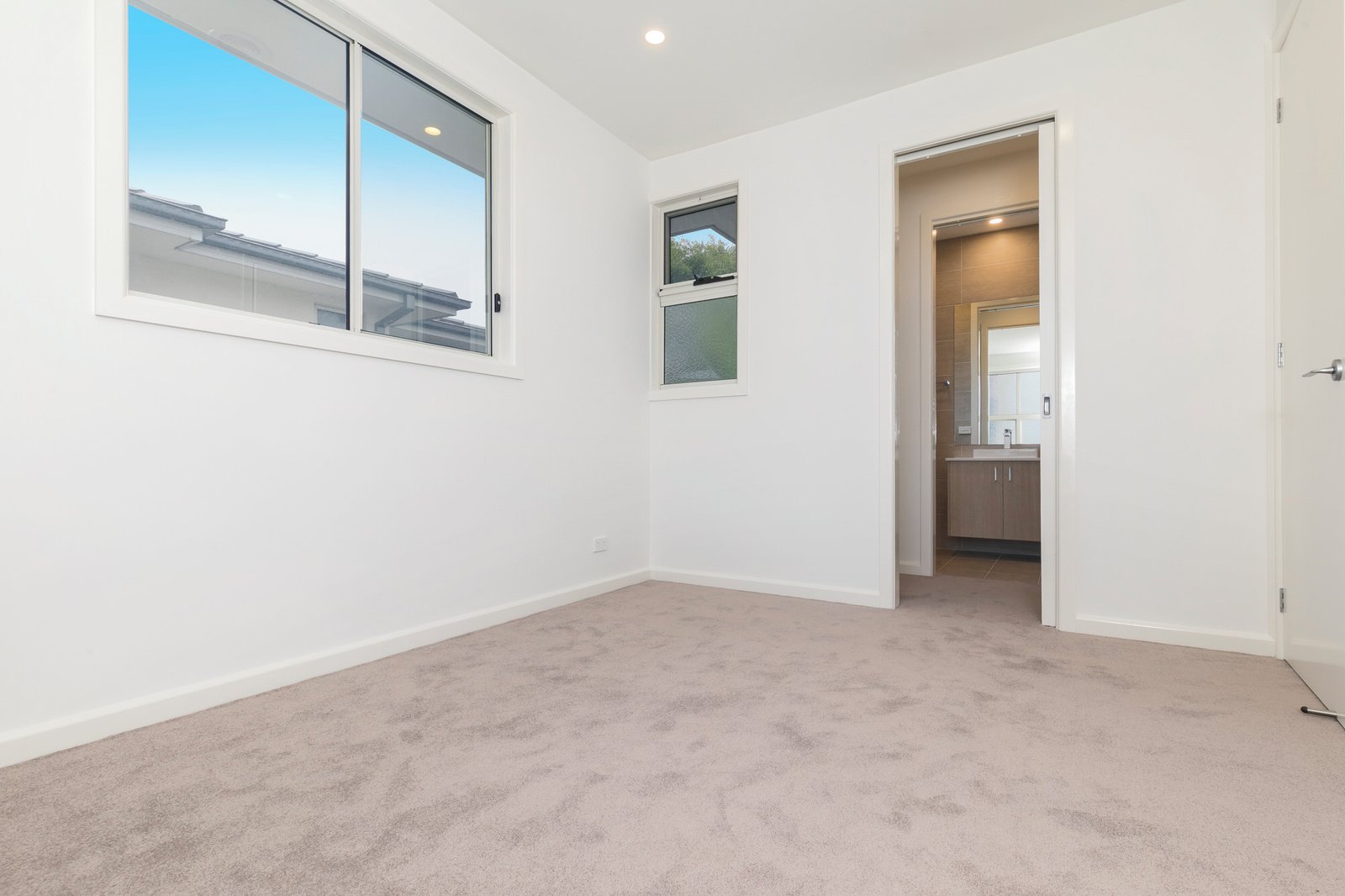 Gallery: 2/52 Keith Avenue