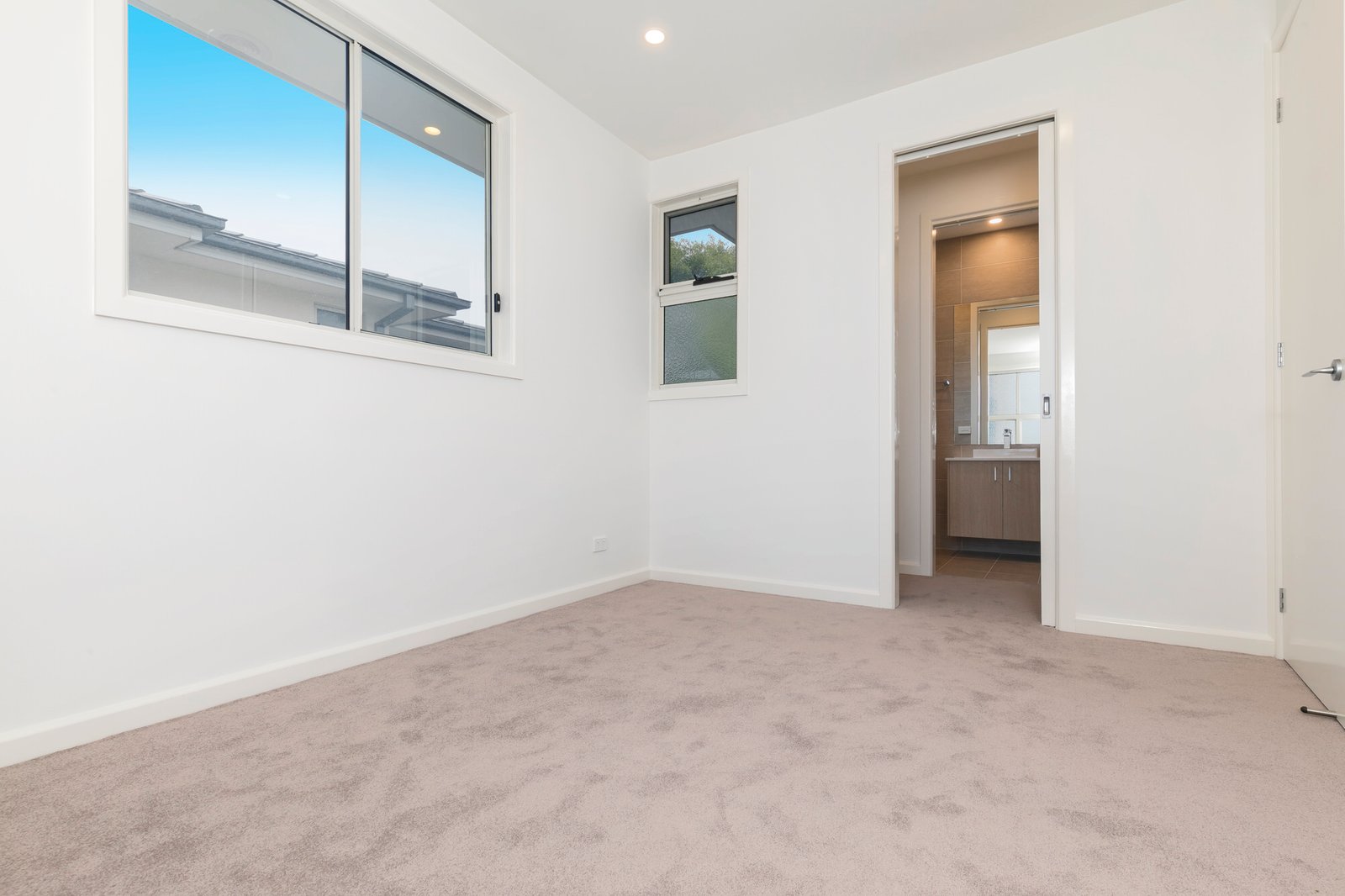 Gallery: 2/52 Keith Avenue