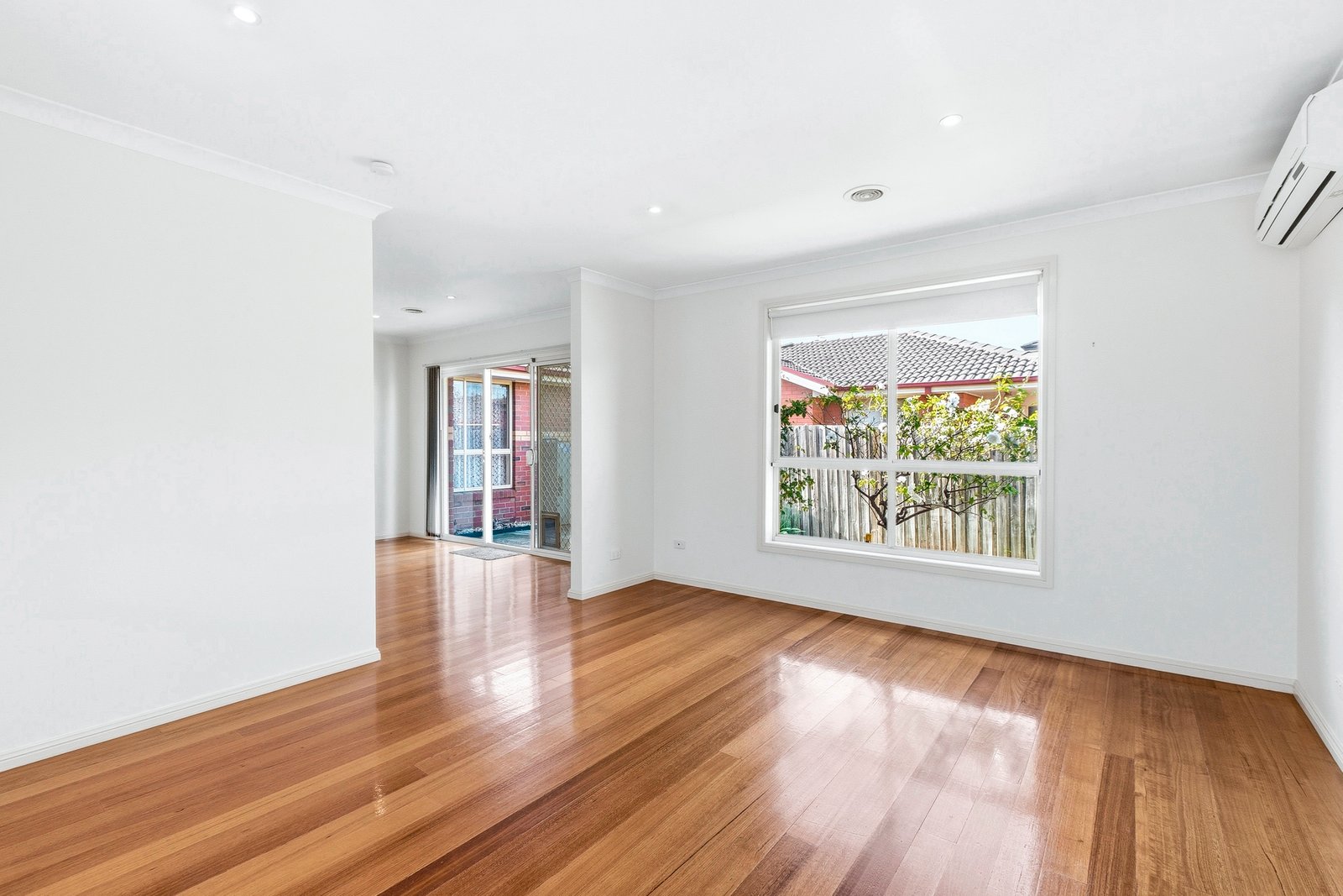 Gallery: 2/52 Mcintosh Street