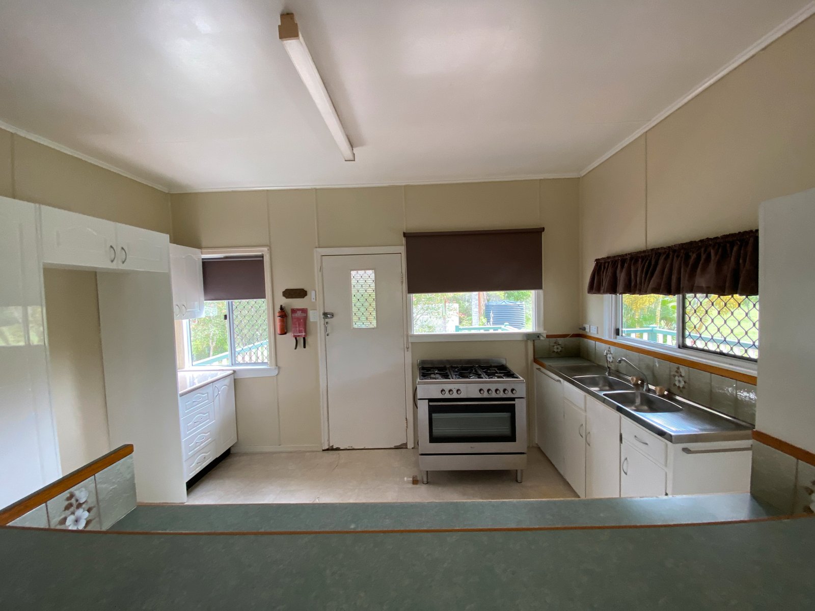 252 MESSMATE Drive MIRIAM VALE 12
