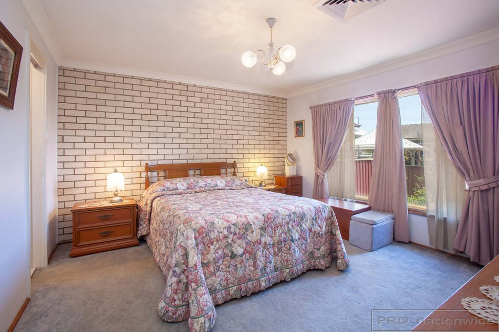 252 New England Highway RUTHERFORD 9