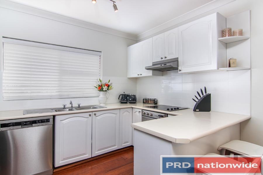 2/52 Oatley Avenue OATLEY 1