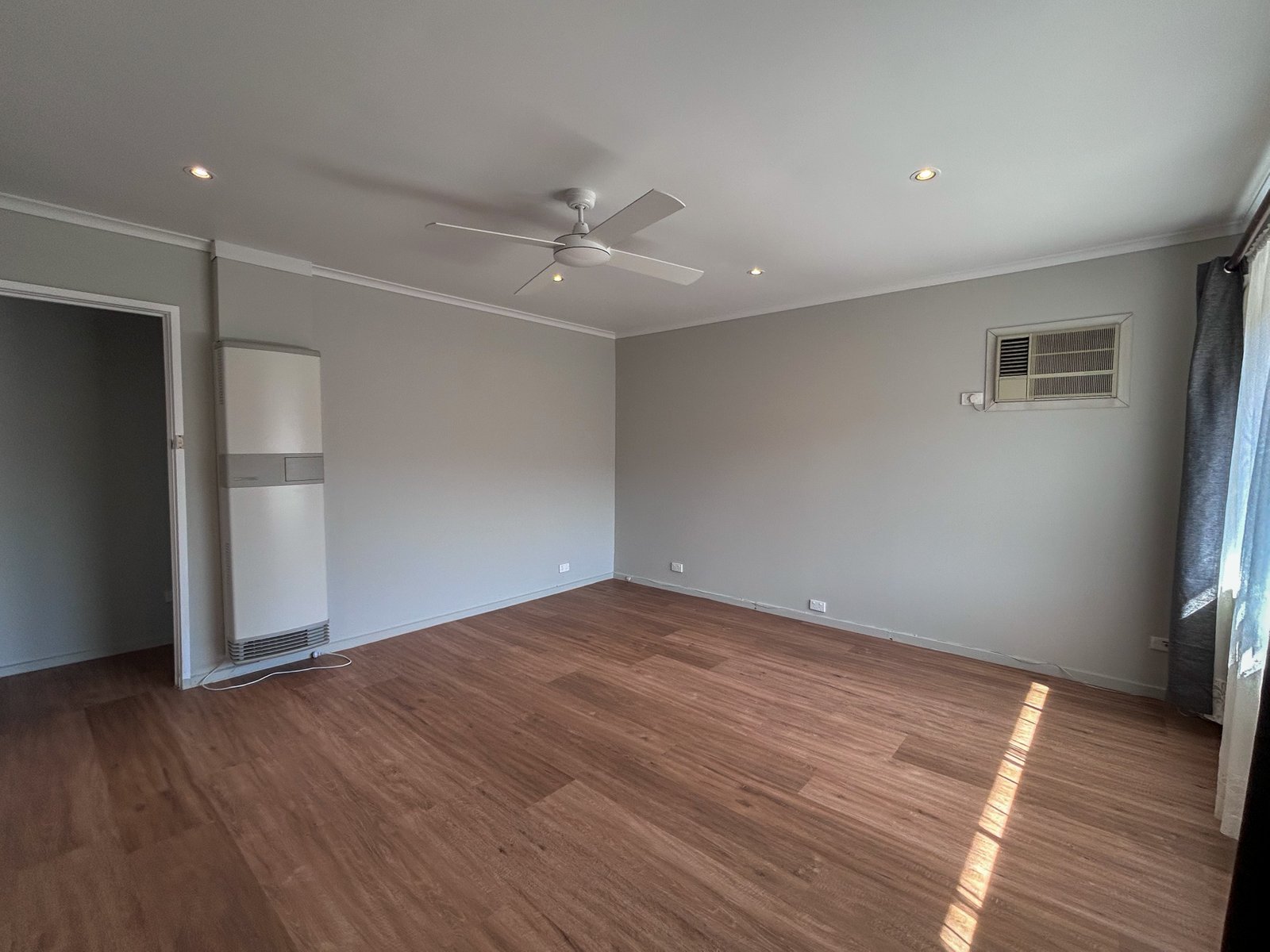 Gallery: 2/52 Potter Street