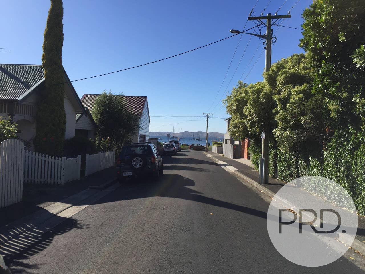 2/52 Queen Street SANDY BAY 12