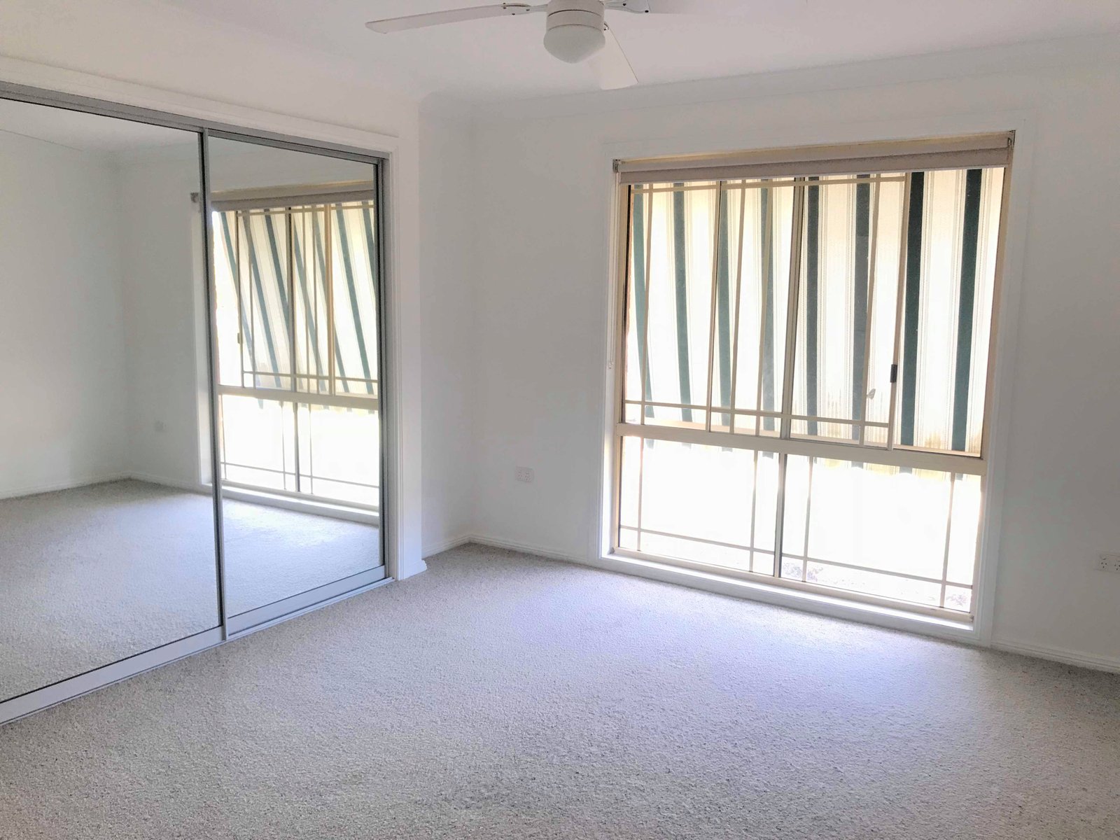 2/52 Shoreline Drive FINGAL BAY 10