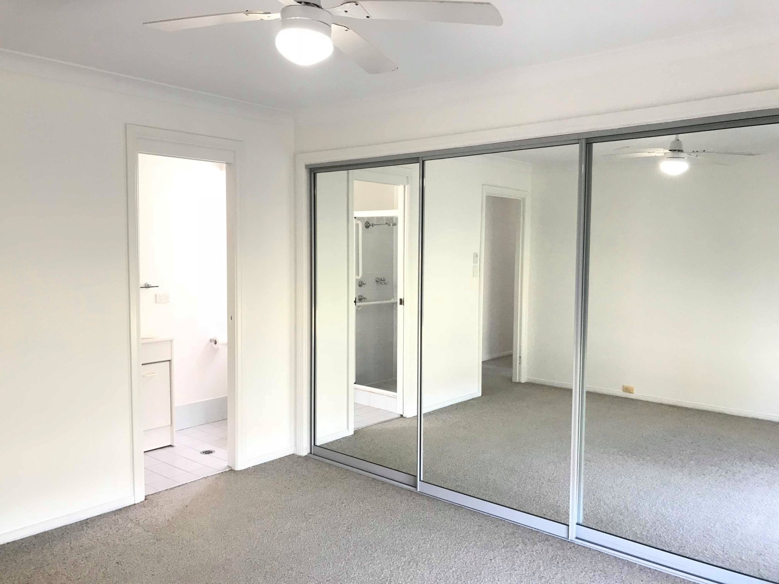 2/52 Shoreline Drive FINGAL BAY 13