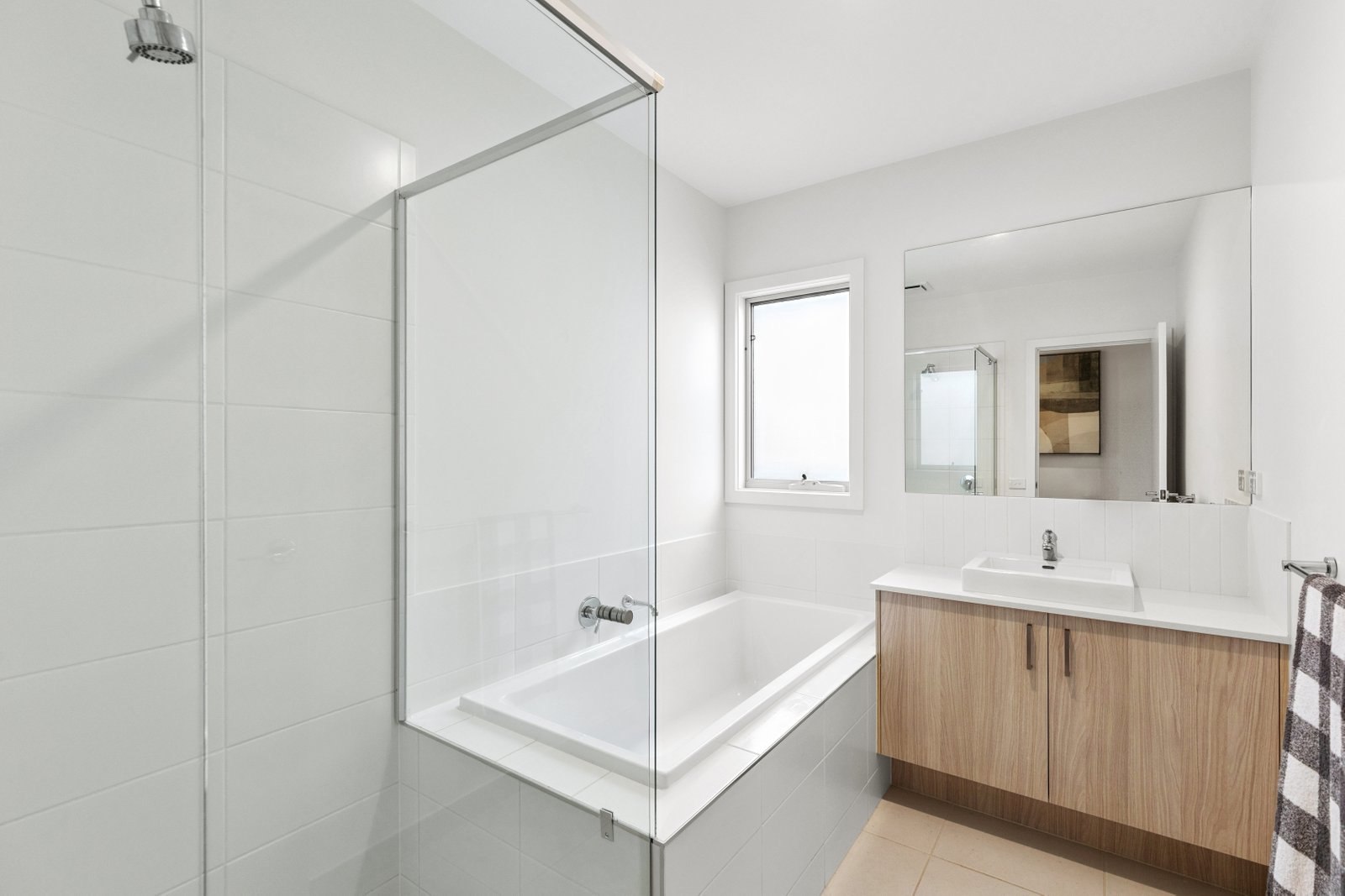 25/27 Marnie Road KENNINGTON 9