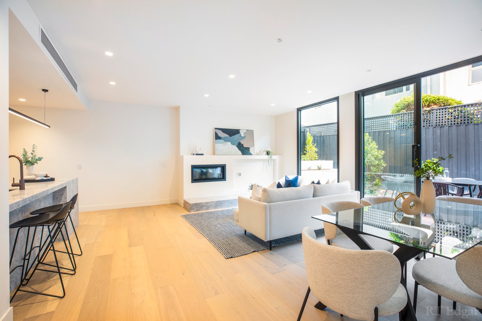 Real Estate and Property in 2/527 Orrong Road, Armadale, VIC