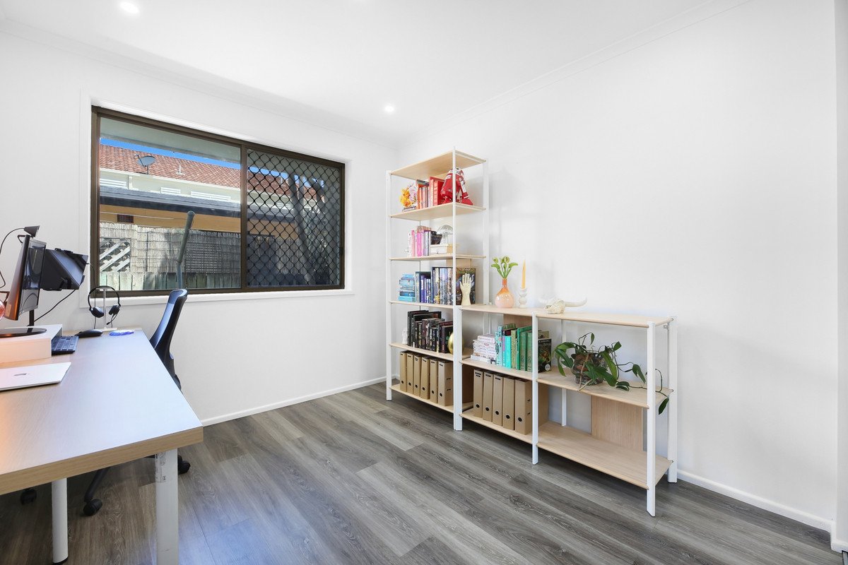 2/53 Albion Avenue MIAMI 9