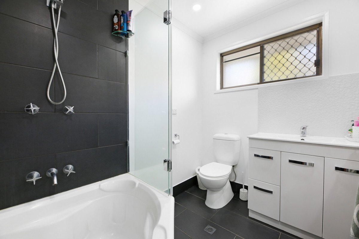 2/53 Albion Avenue MIAMI 9