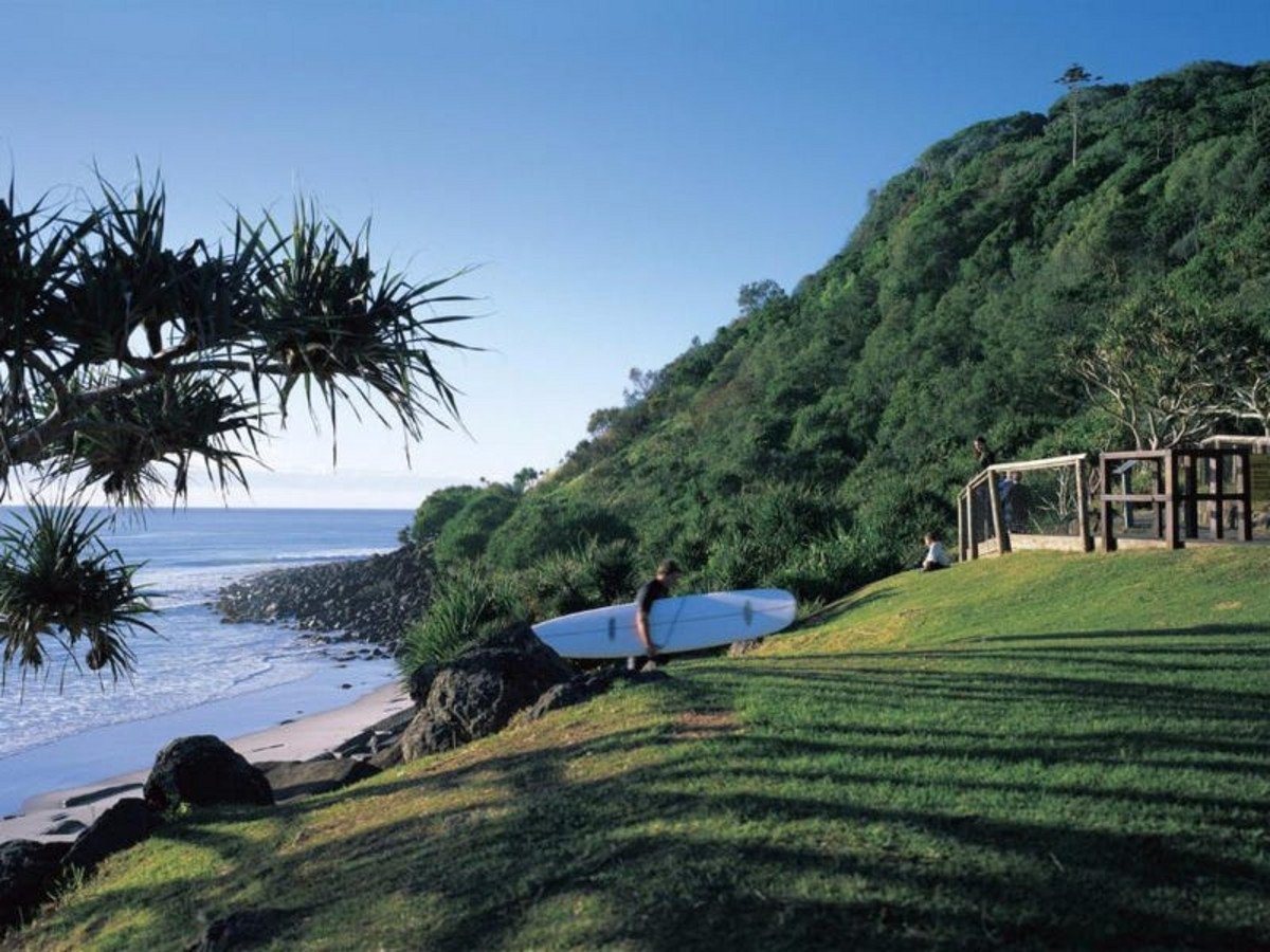 2/53 Connor Street BURLEIGH HEADS 9