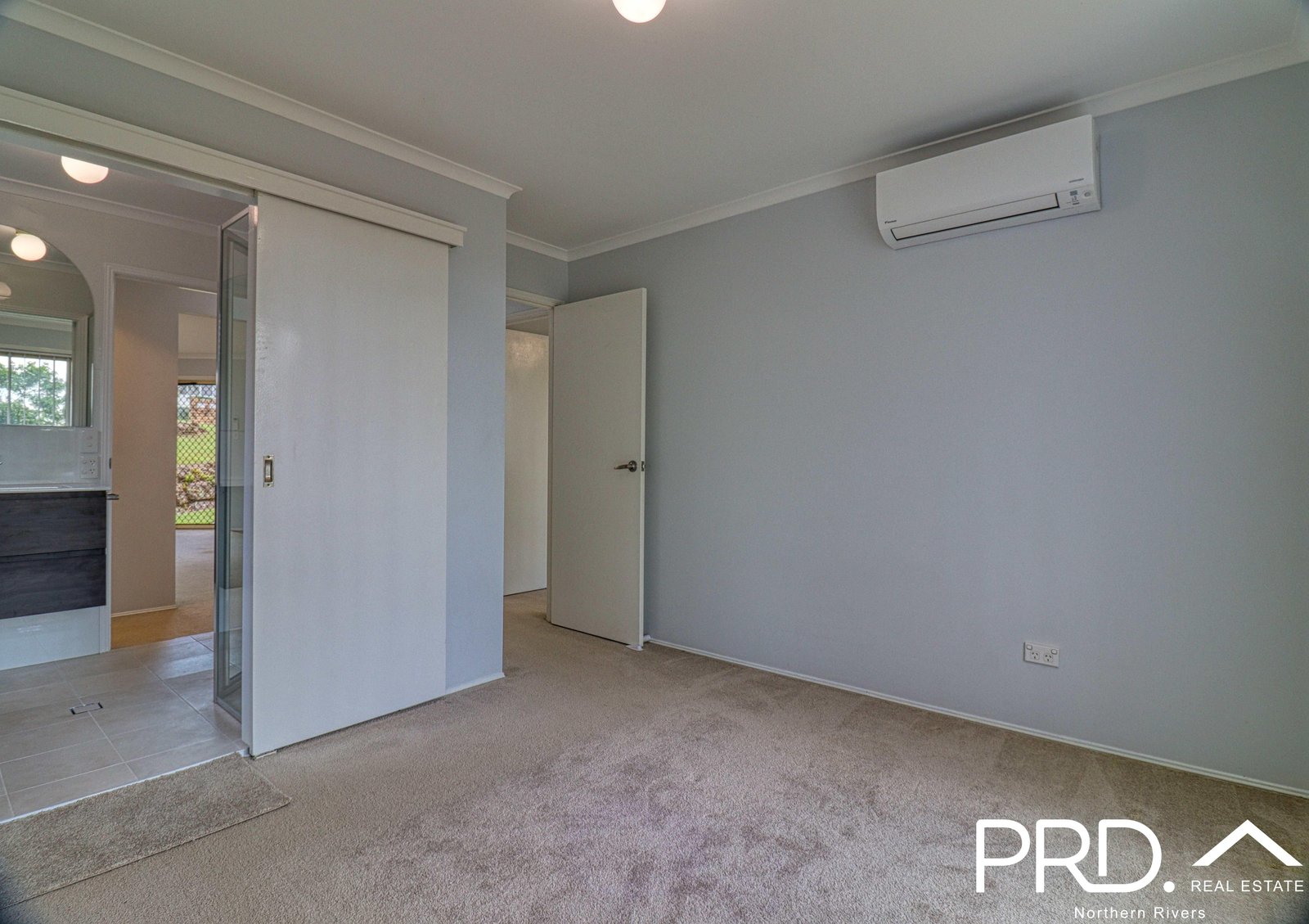 2/53 Elizabeth Avenue GOONELLABAH 8