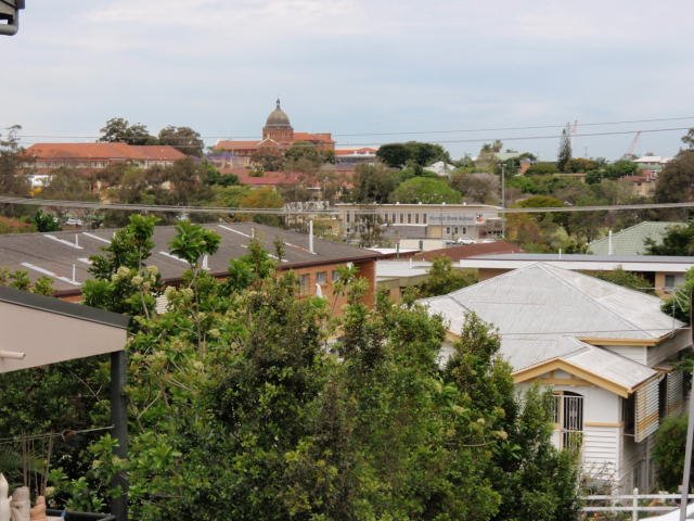 2/53 Oliver Street NUNDAH 8