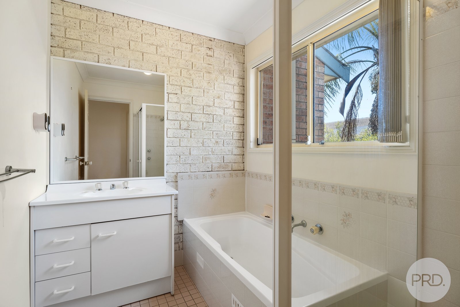 2/53 Yachtsman Crescent SALAMANDER BAY 9