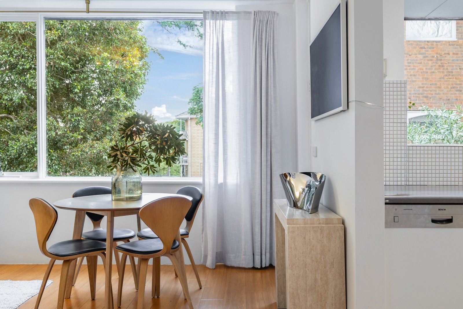Gallery: 25/327 Orrong Road