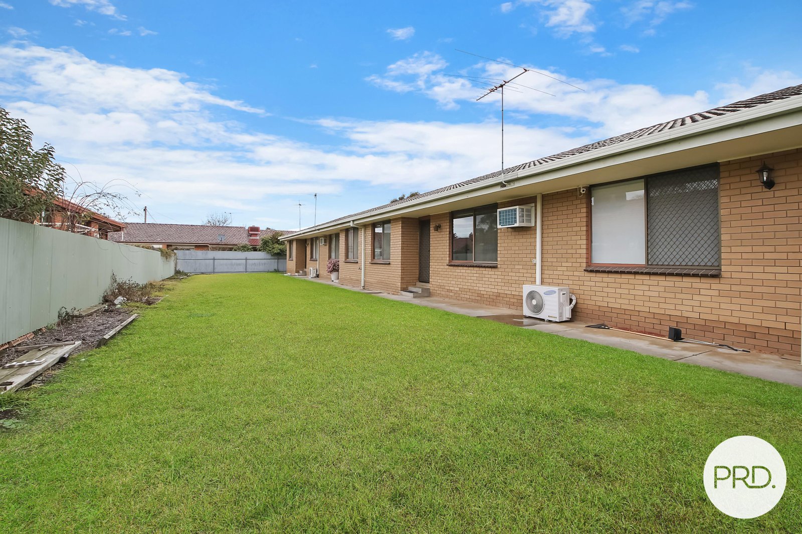 2/535 Schaefer Street LAVINGTON 8