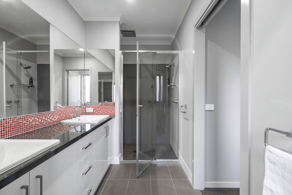 2/536 Roper Street ALBURY 7