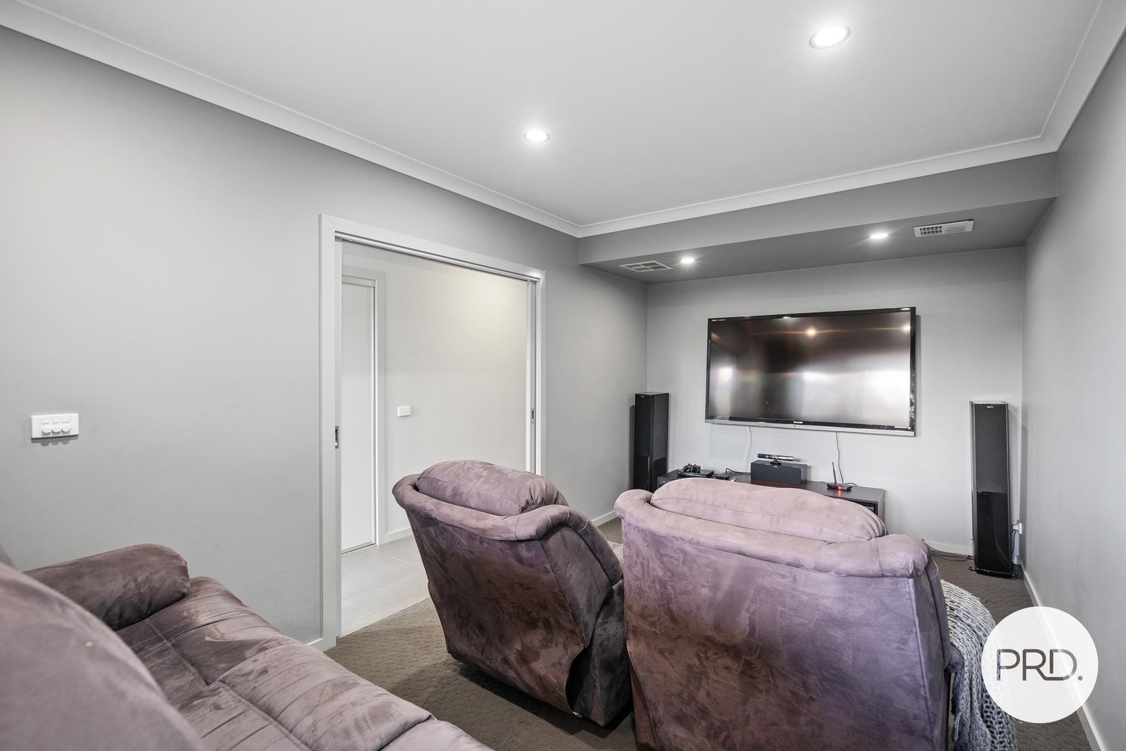 2/536 Roper Street ALBURY 11