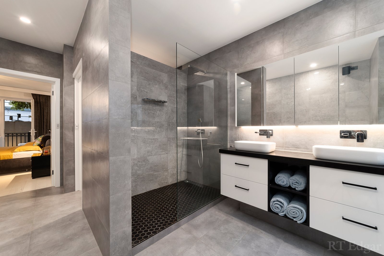 Real Estate and Property in 2/536 Toorak Road, Toorak, VIC