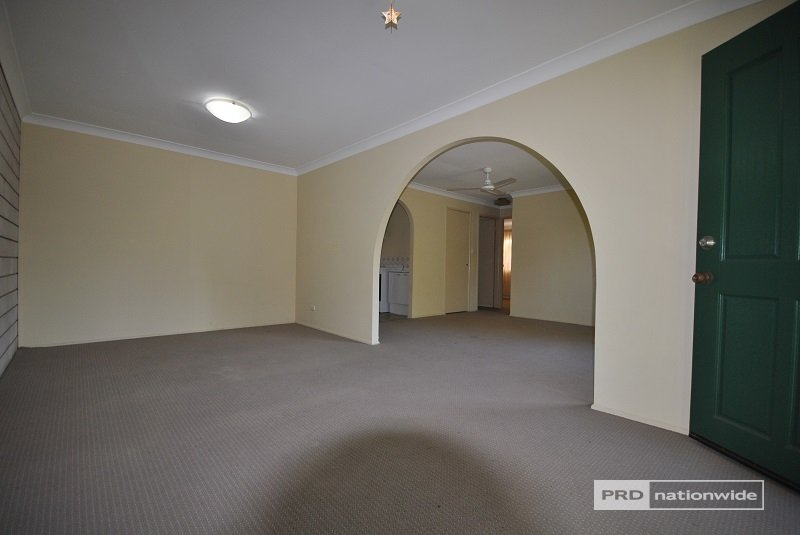 2/54 Falconer Street SOUTHPORT 4