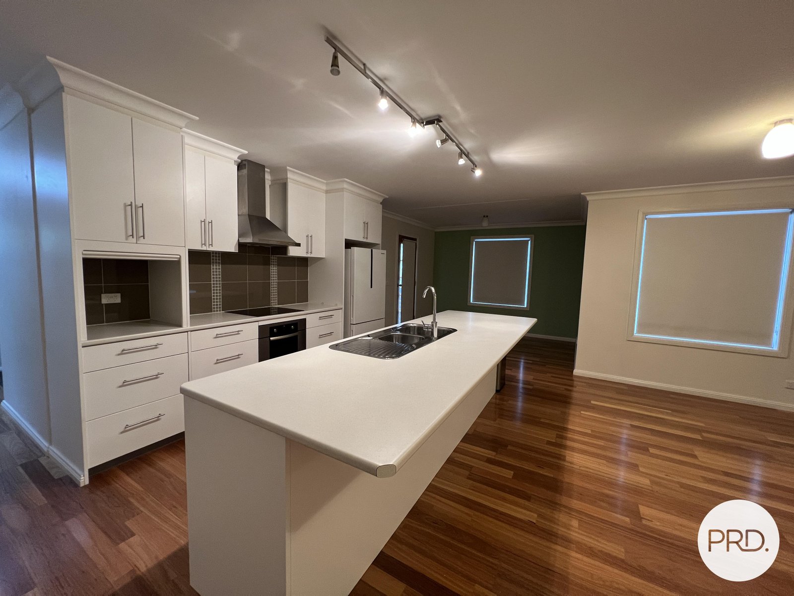 254 Foxlow Street CAPTAINS FLAT 5