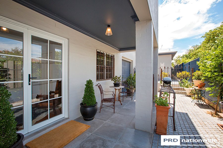 2/54 Griffin Avenue TAMWORTH 4