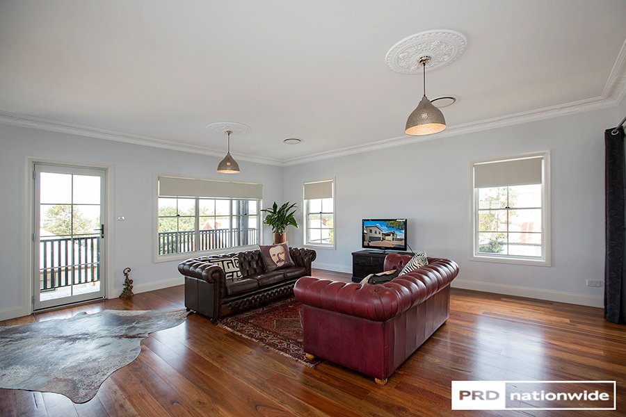 2/54 Griffin Avenue TAMWORTH 10