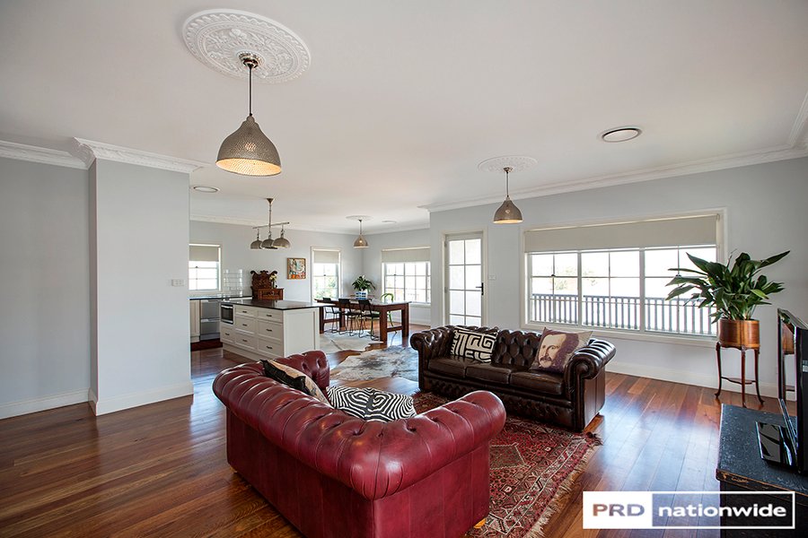 2/54 Griffin Avenue TAMWORTH 11