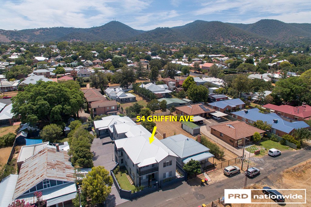 2/54 Griffin Avenue TAMWORTH 24