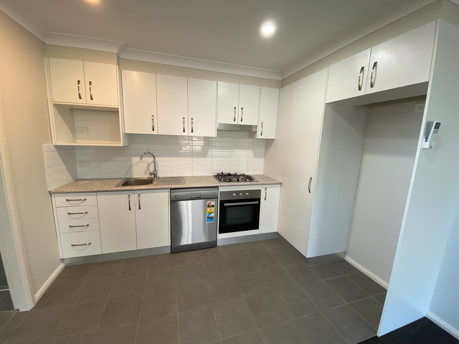 2/54 Kenny Drive WEST TAMWORTH 2