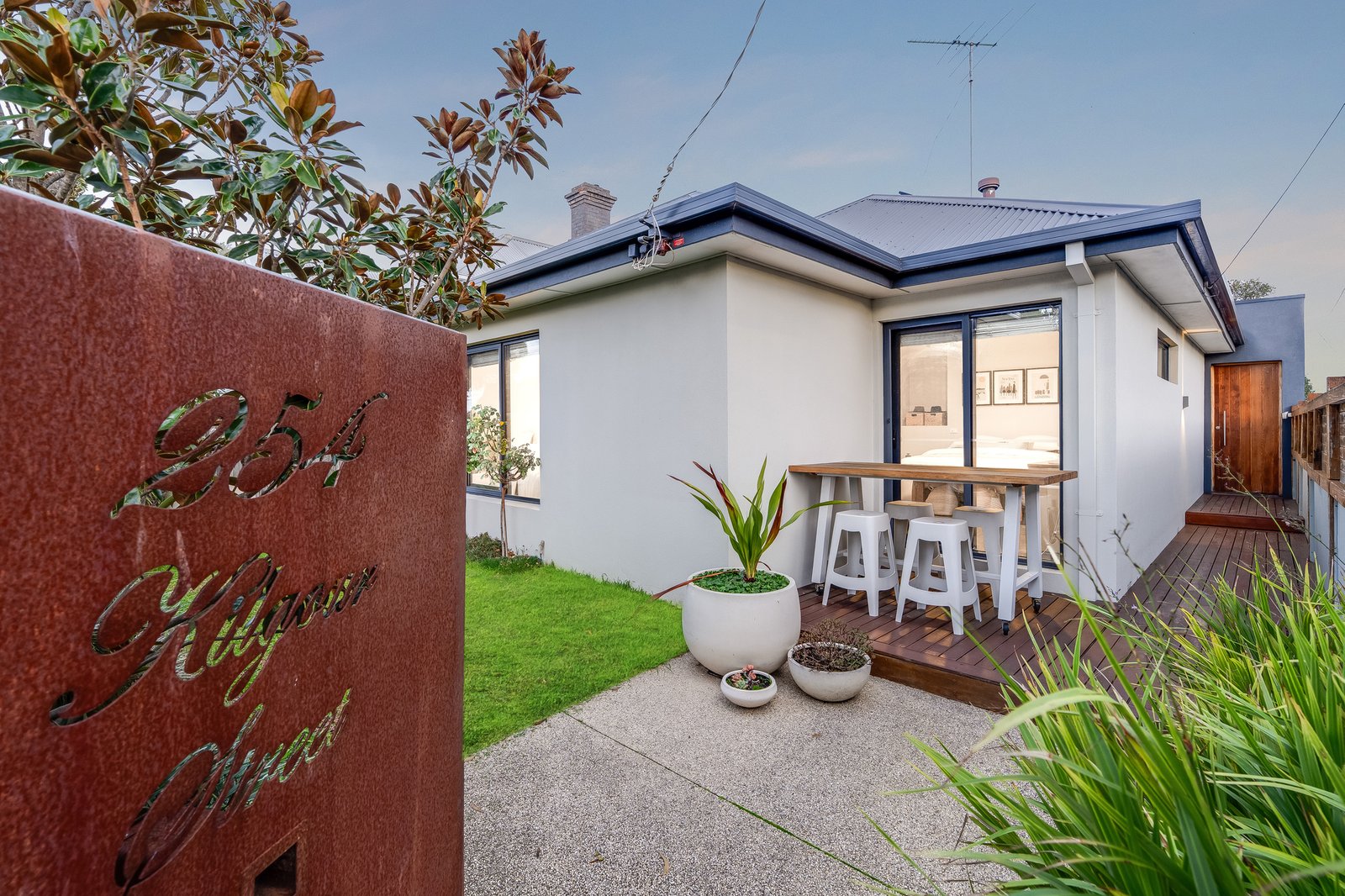Gallery: 254 Kilgour Street