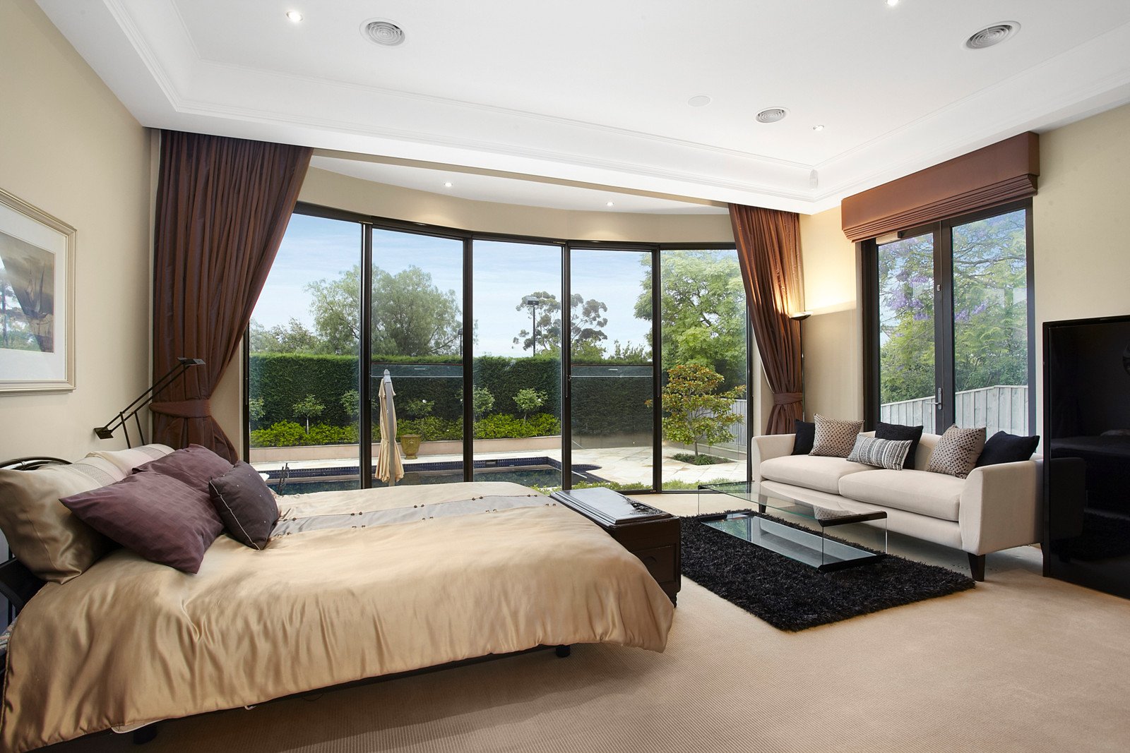 Real Estate and Property in 2/54 Mont Albert Road, Canterbury, VIC