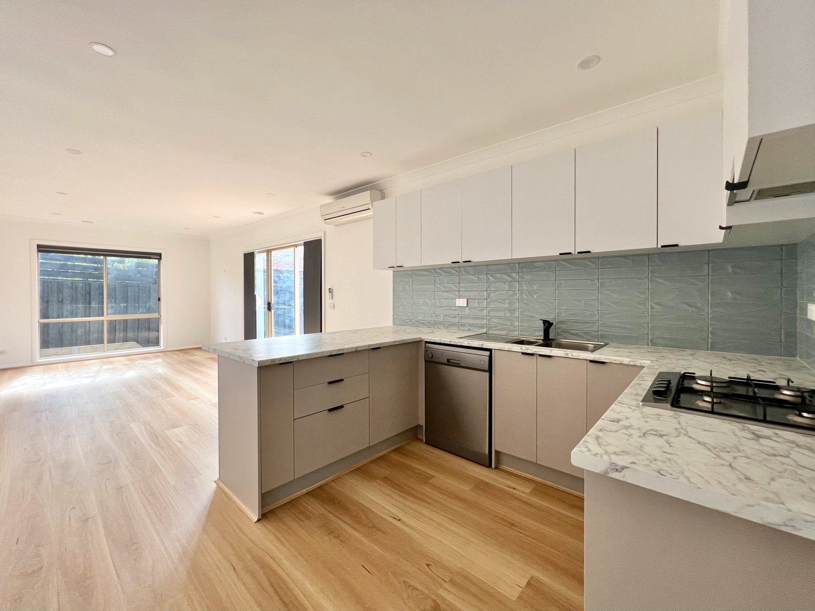 Gallery: 2/54 Torquay Road