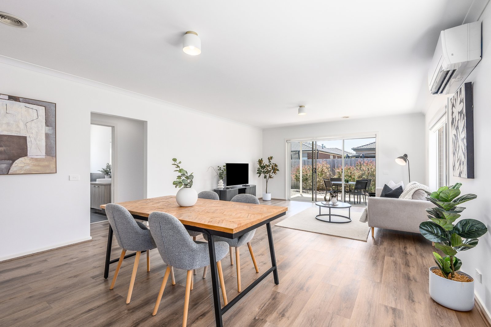 Gallery: 254 Warralily Boulevard