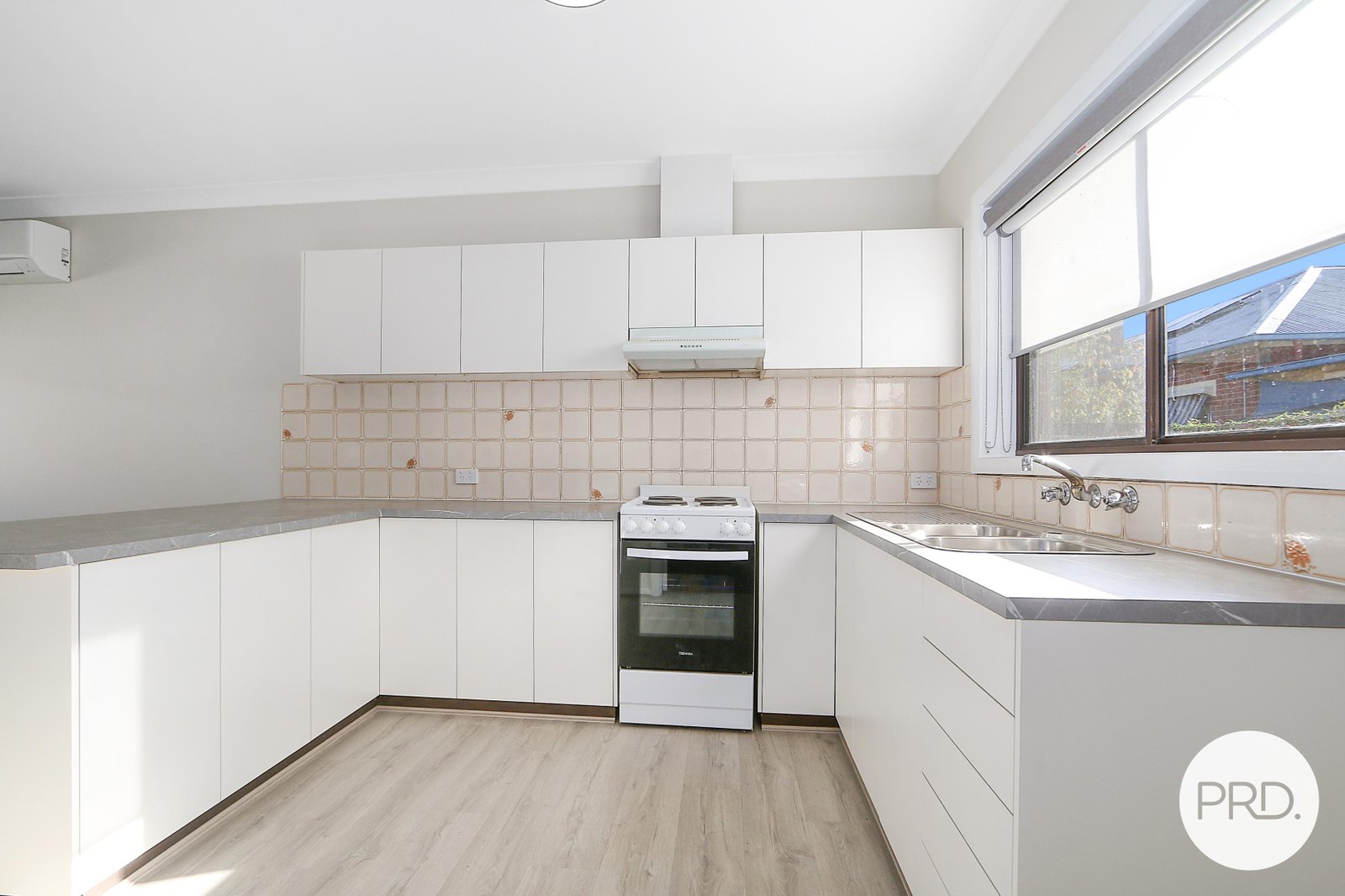 2/549 Ebden Street SOUTH ALBURY 2