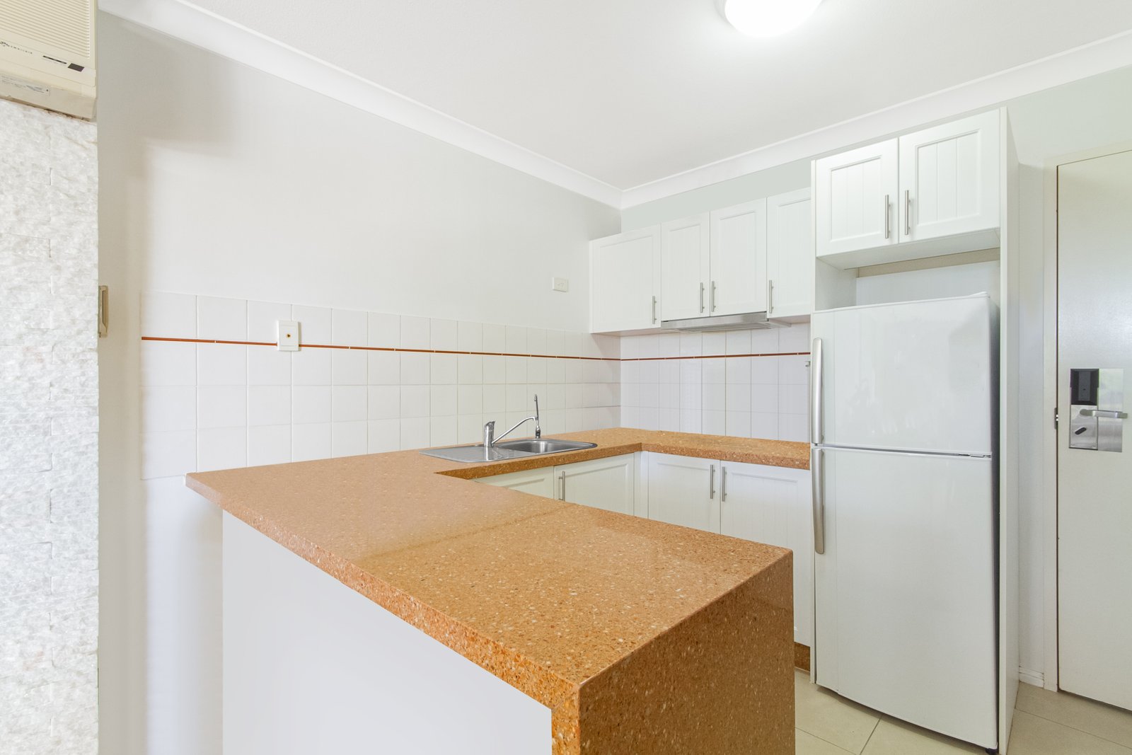 254/99 Griffith Street COOLANGATTA 3