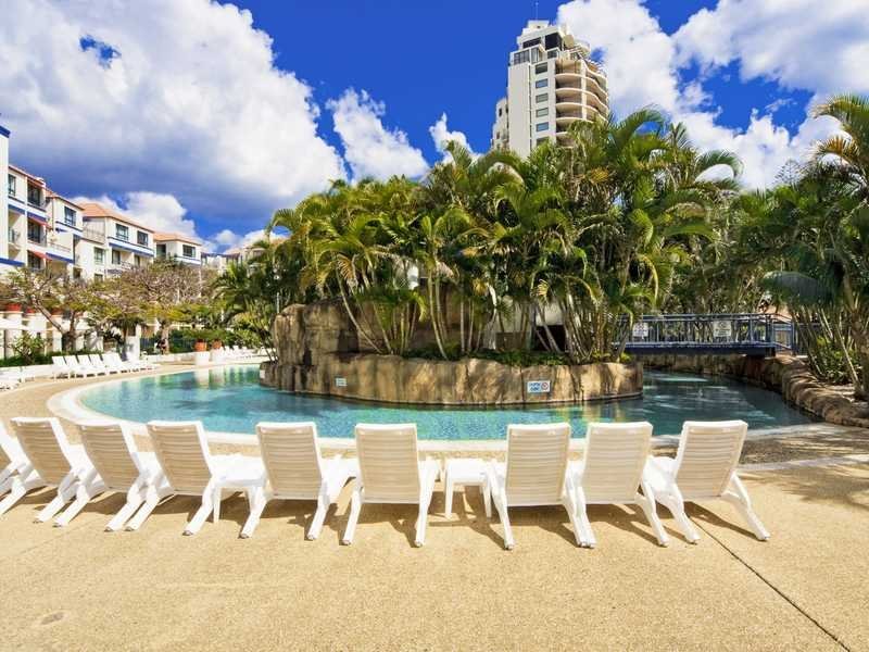 254/99 Griffith Street COOLANGATTA 9