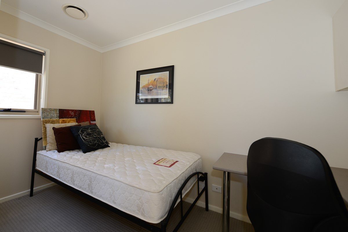 2/55 Allingham Street GOLDEN SQUARE 7