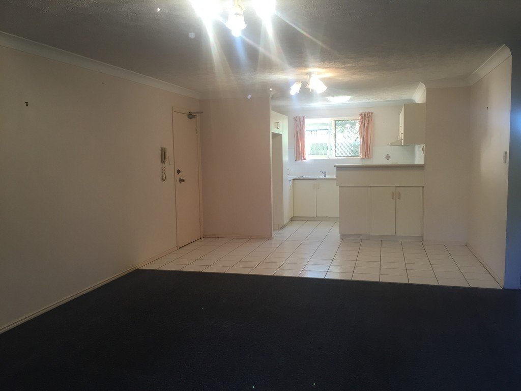2/55 HOWS Road NUNDAH 2