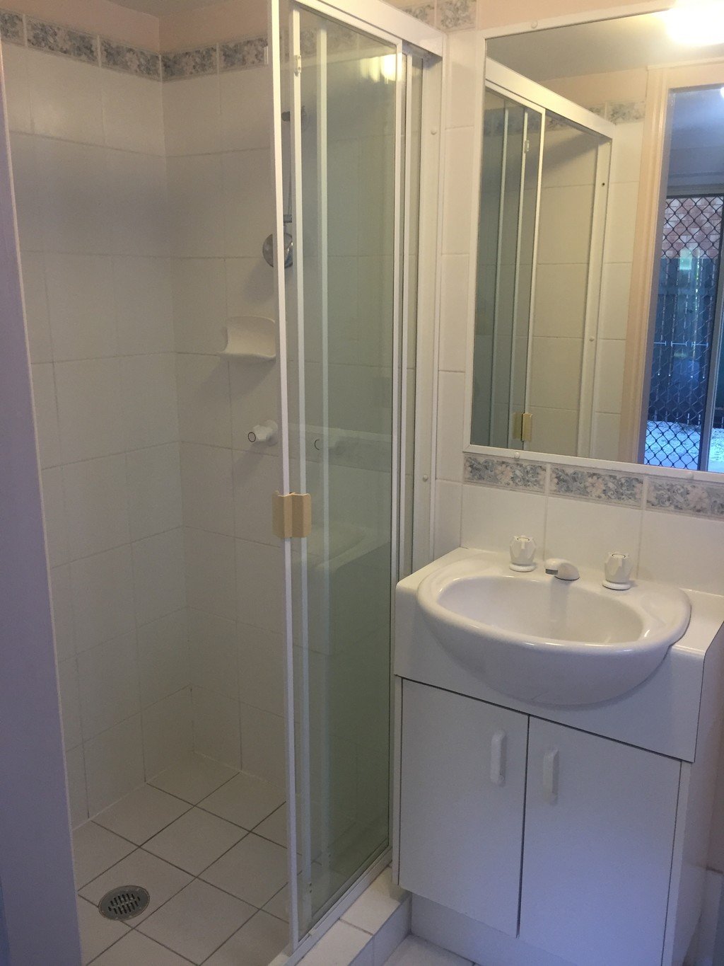 2/55 HOWS Road NUNDAH 5