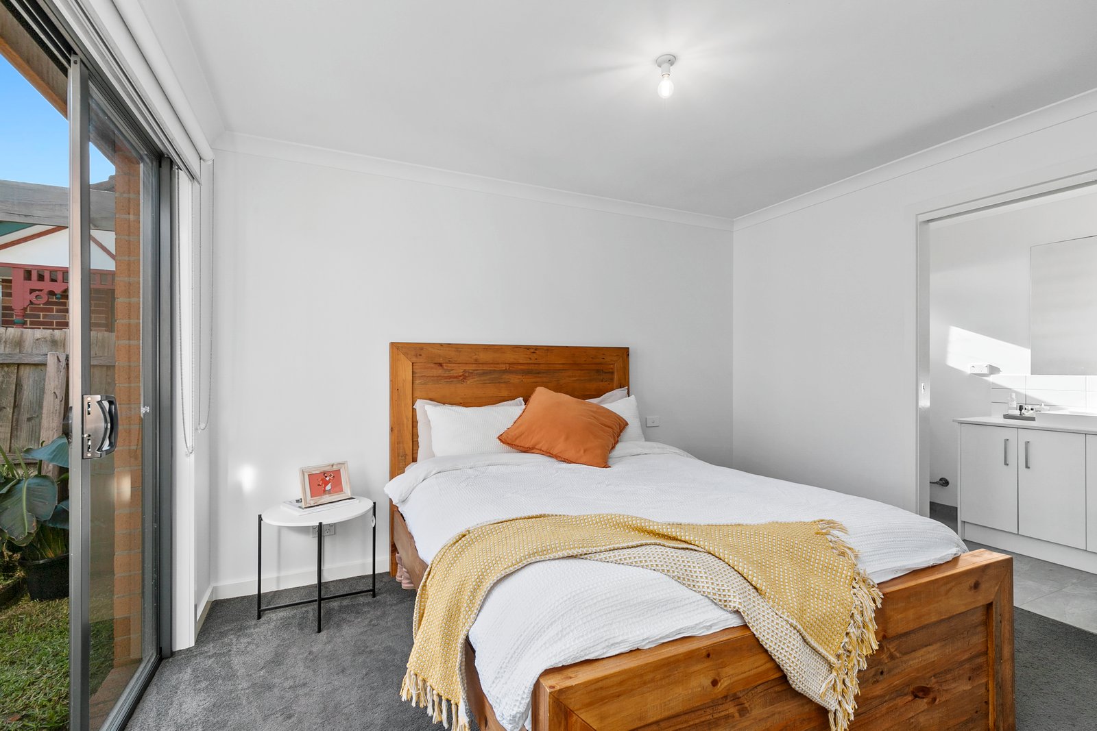 Gallery: 2/55 Isabella Street