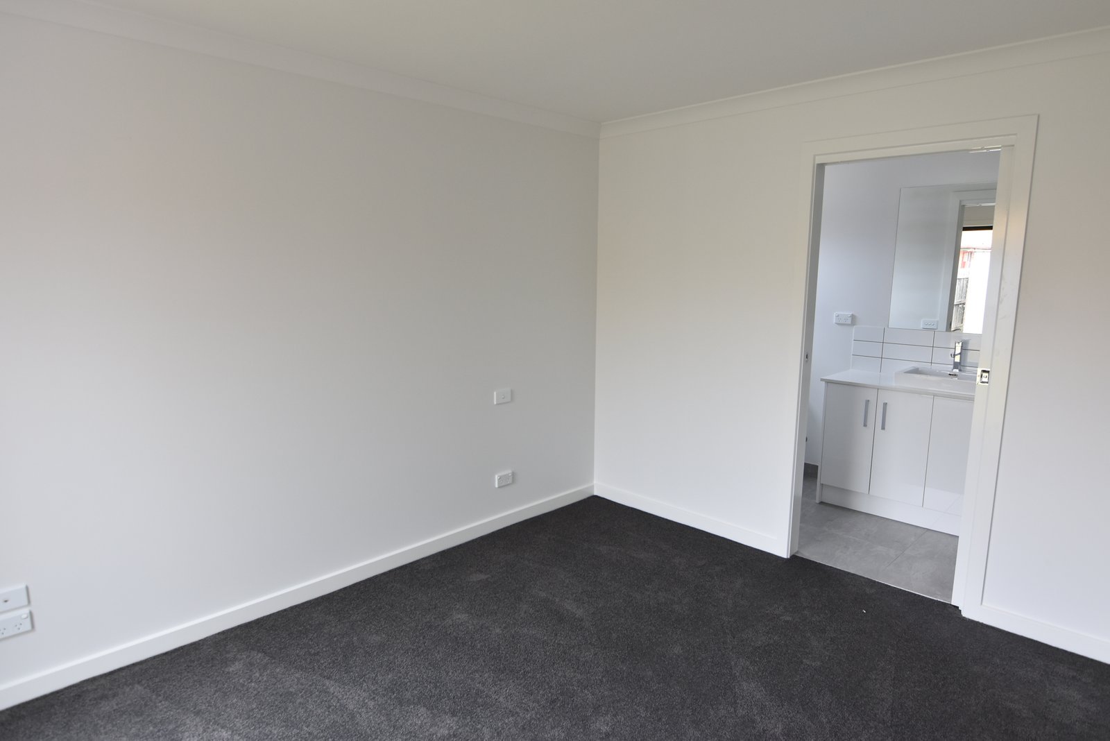 Gallery: 2/55 Isabella Street