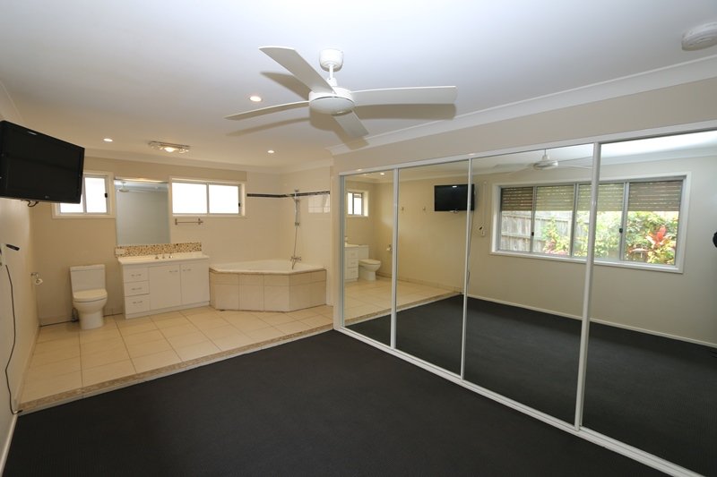 2/55 Minnie Street SOUTHPORT 5