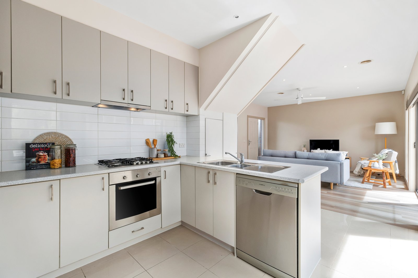 Gallery: 2/555 Station Street
